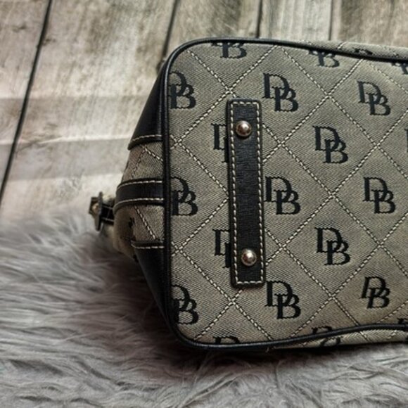 Dooney and Bourke Handbag EUC - Picture 5 of 9